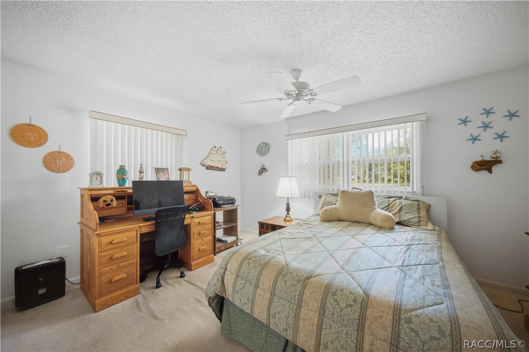 7518 W Green Acres Street, Homosassa, FL 34446