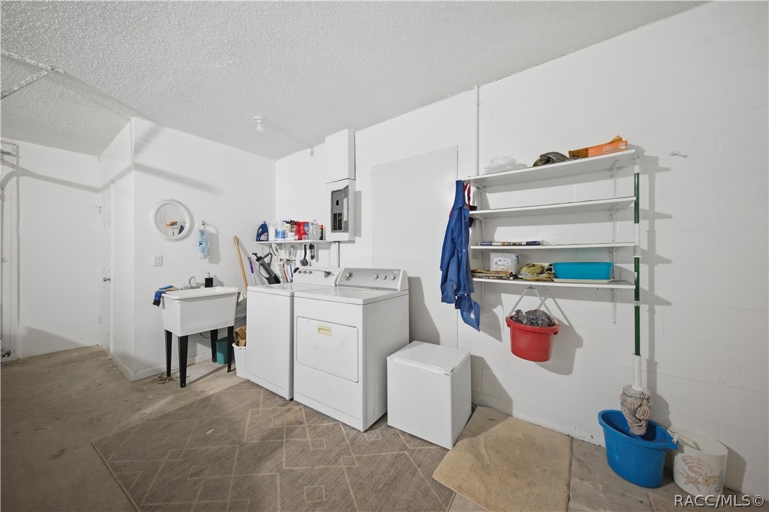 7518 W Green Acres Street, Homosassa, FL 34446