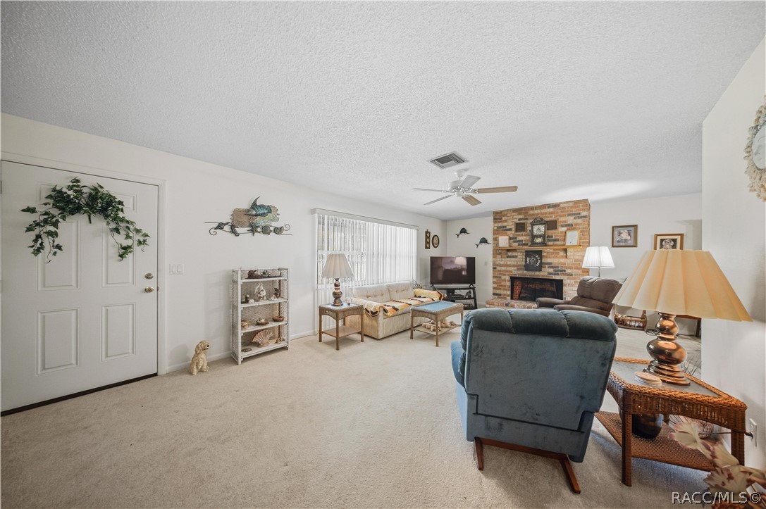 7518 W Green Acres Street, Homosassa, FL 34446