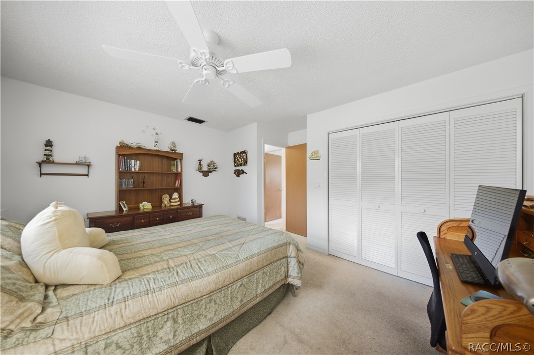 7518 W Green Acres Street, Homosassa, FL 34446