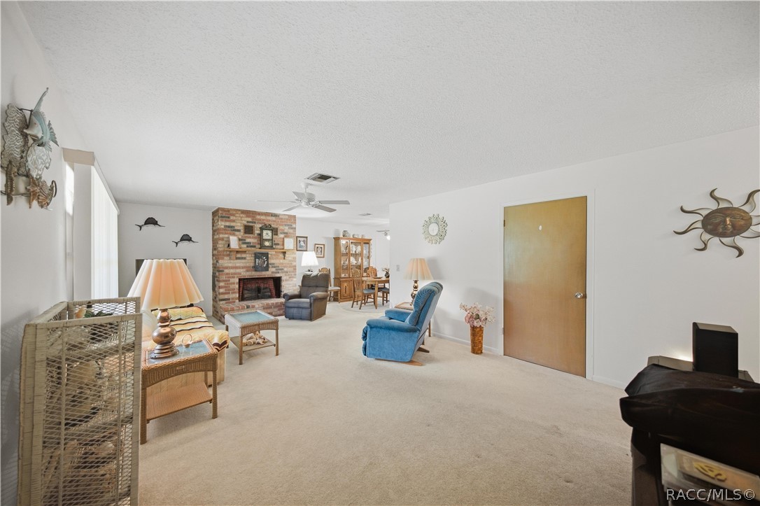 7518 W Green Acres Street, Homosassa, FL 34446