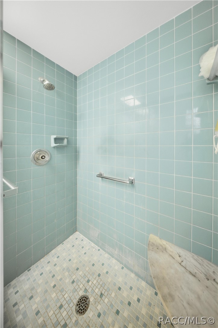 7518 W Green Acres Street, Homosassa, FL 34446