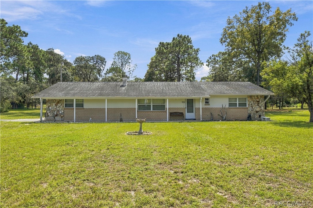 7518 W Green Acres Street, Homosassa, FL 34446