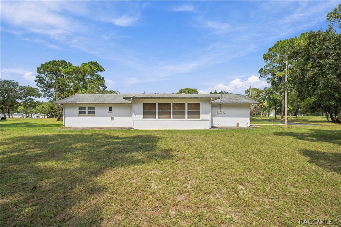 7518 W Green Acres Street, Homosassa, FL 34446