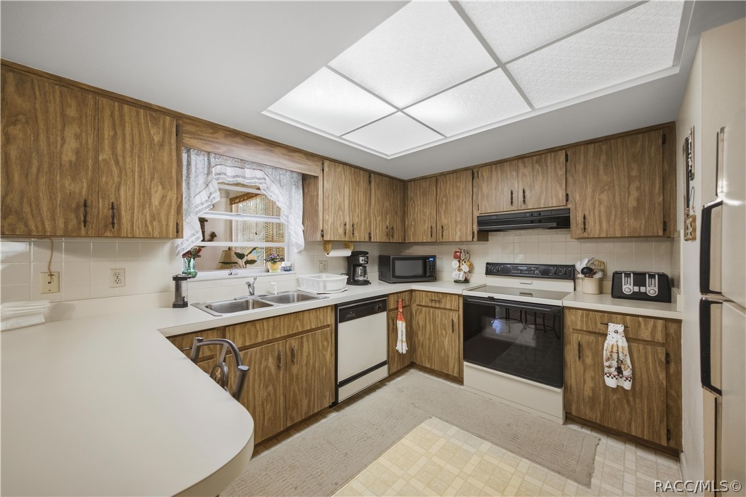 7518 W Green Acres Street, Homosassa, FL 34446