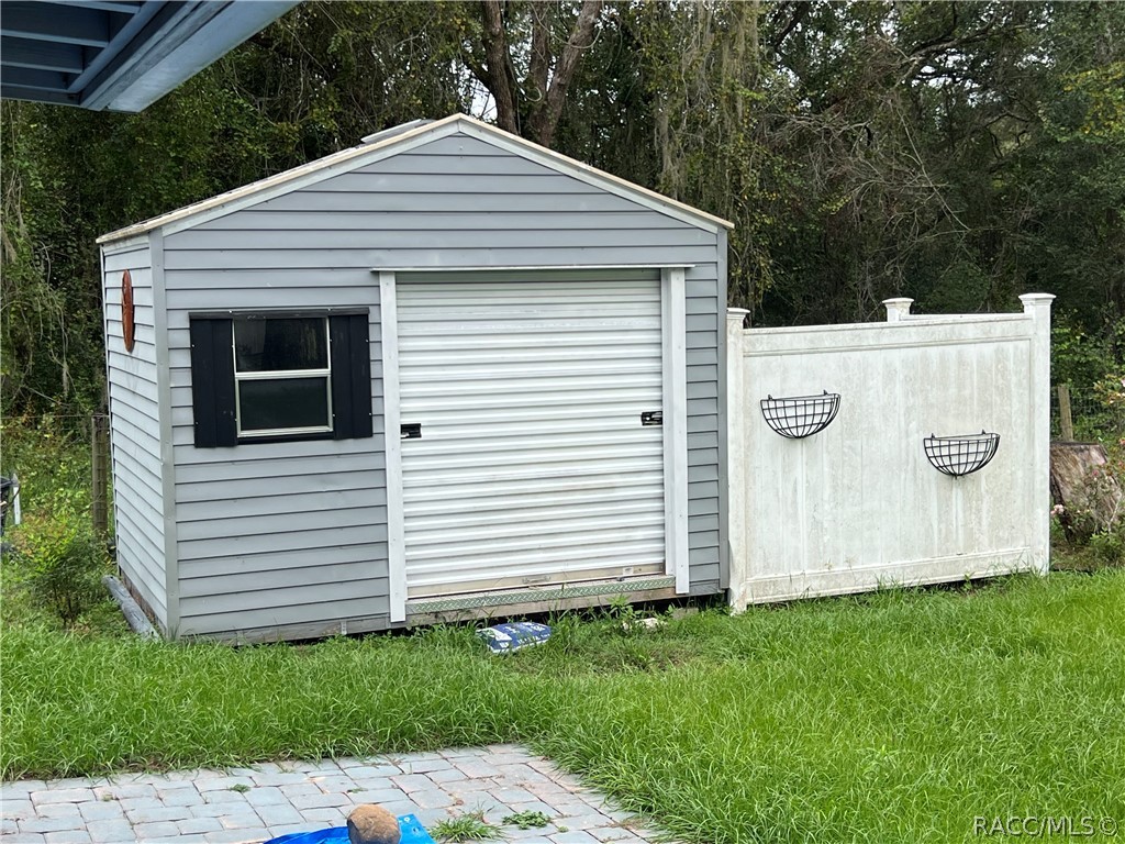 6508 N Iris Drive, Hernando, FL 34442