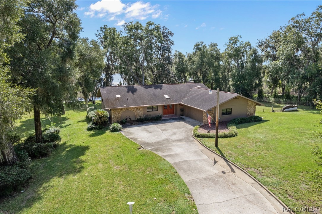 2585 S Zellner Drive, Inverness, FL 34450