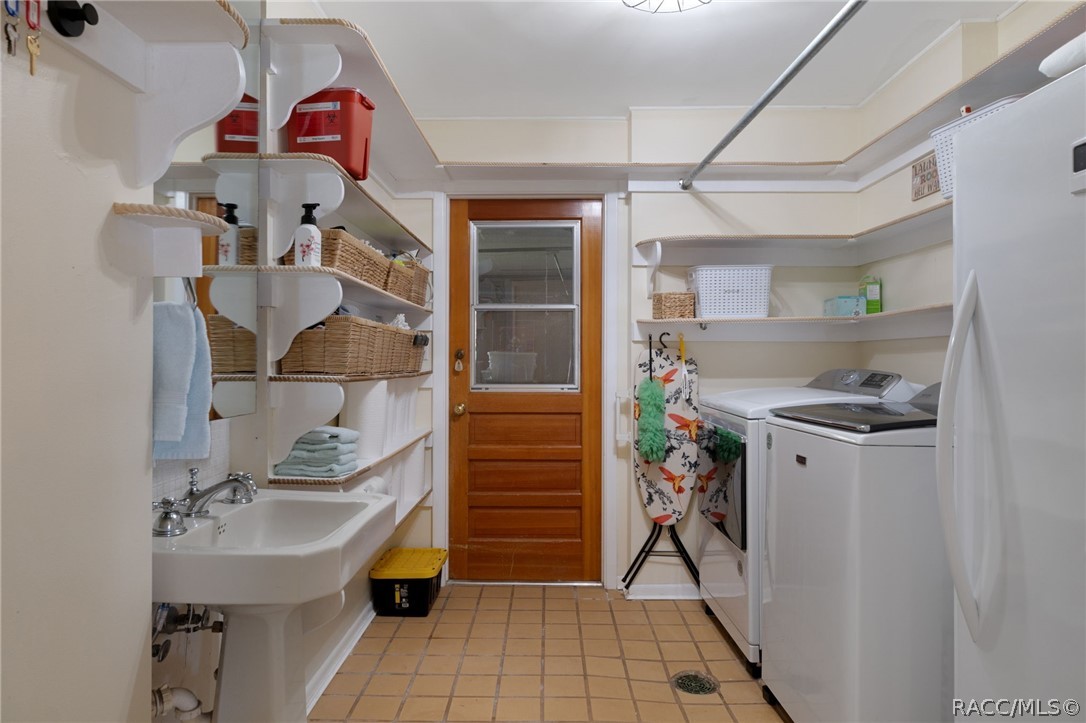 2585 S Zellner Drive, Inverness, FL 34450