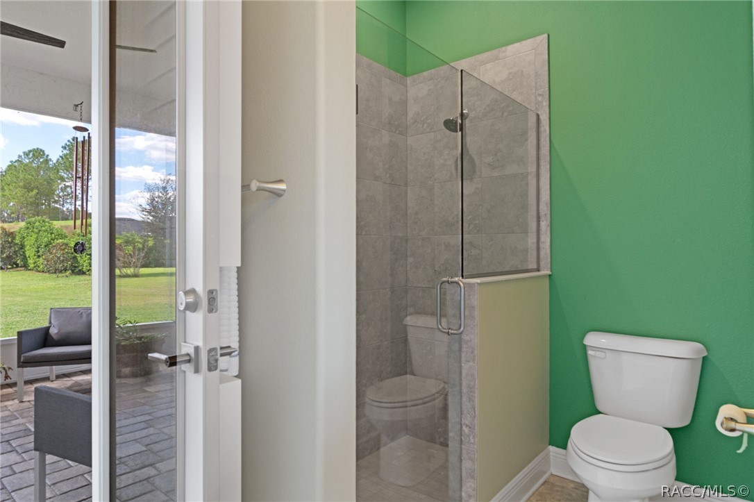outside full lanai bathroom