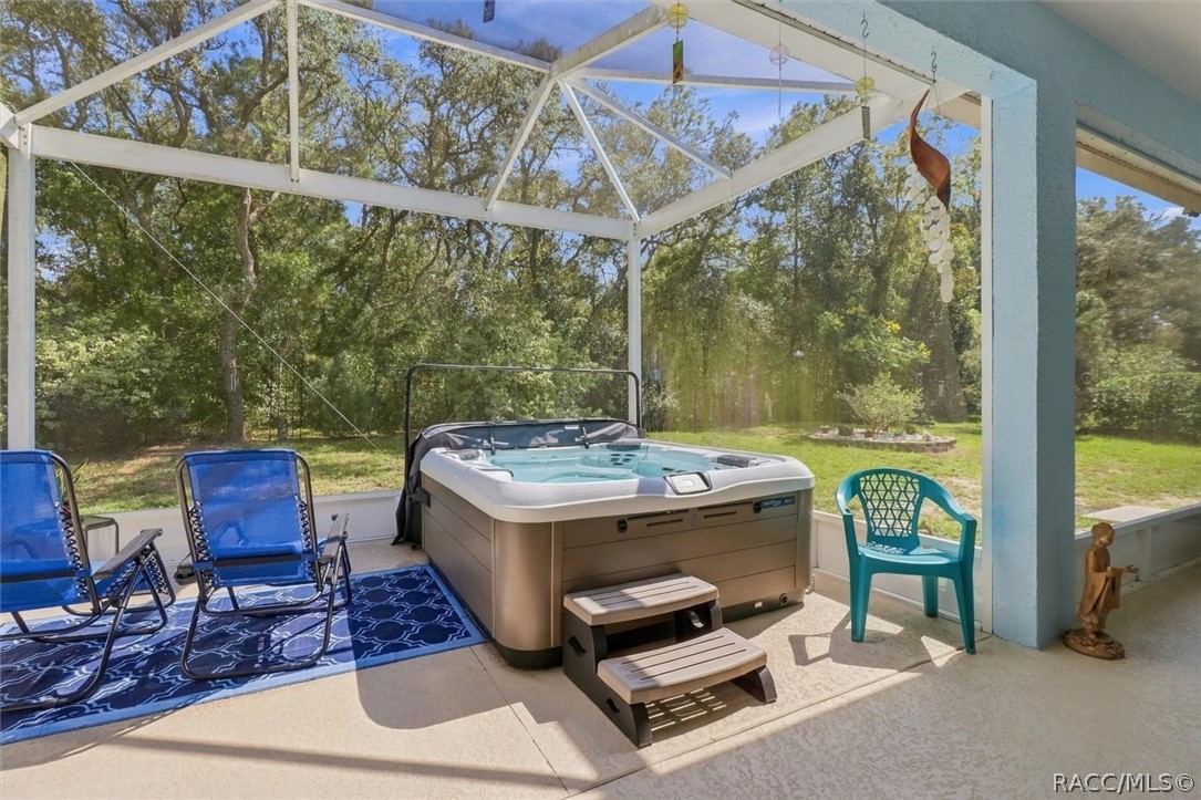 Hot tub included Hot tub included