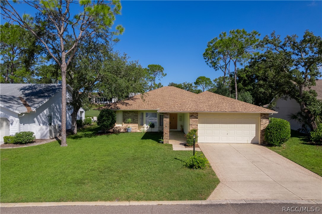7103 Crown Oaks Drive, Spring Hill, FL 34606
