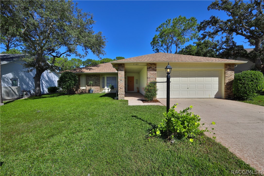 7103 Crown Oaks Drive, Spring Hill, FL 34606 7103 Crown Oaks Drive, Spring Hill, FL 34606