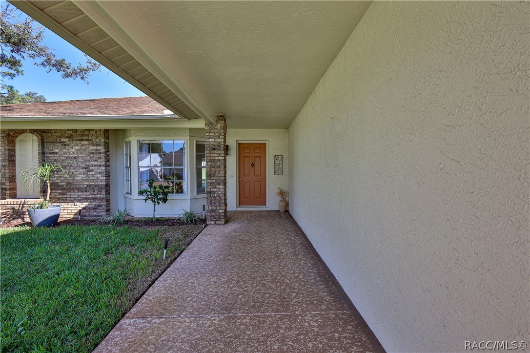 7103 Crown Oaks Drive, Spring Hill, FL 34606 7103 Crown Oaks Drive, Spring Hill, FL 34606