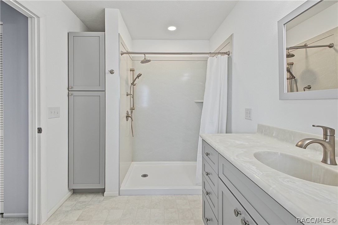 7103 Crown Oaks Drive, Spring Hill, FL 34606