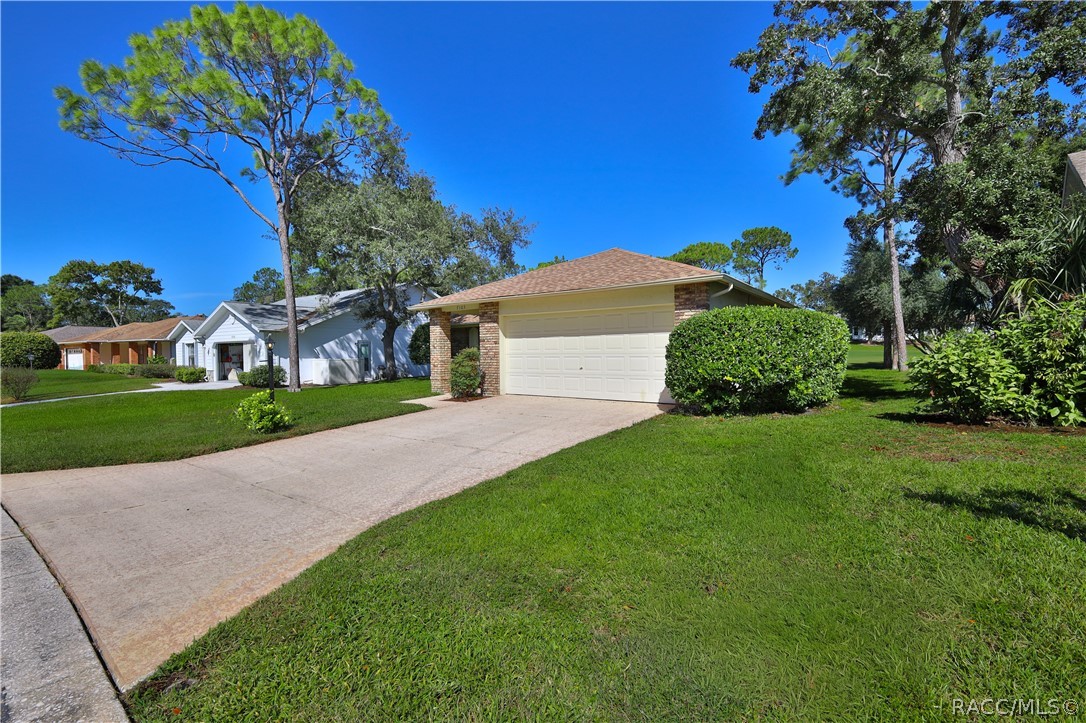 7103 Crown Oaks Drive, Spring Hill, FL 34606 7103 Crown Oaks Drive, Spring Hill, FL 34606