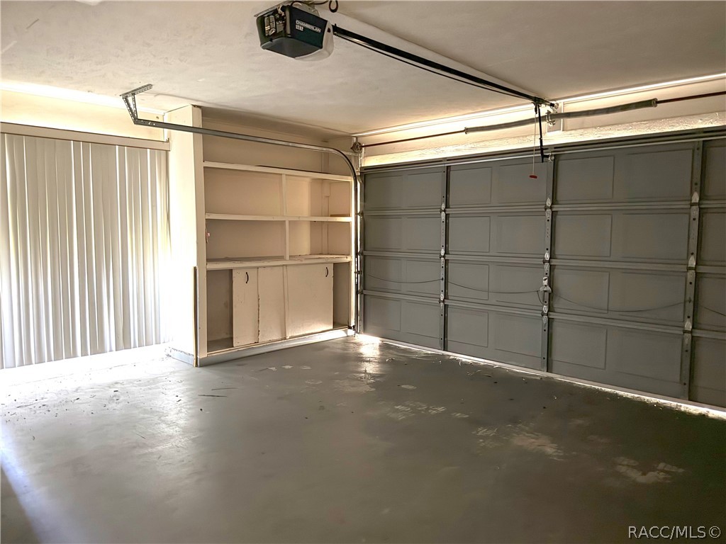 6135 W Pine Ridge Boulevard, Beverly Hills, FL 34465