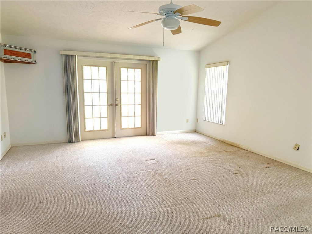 6135 W Pine Ridge Boulevard, Beverly Hills, FL 34465