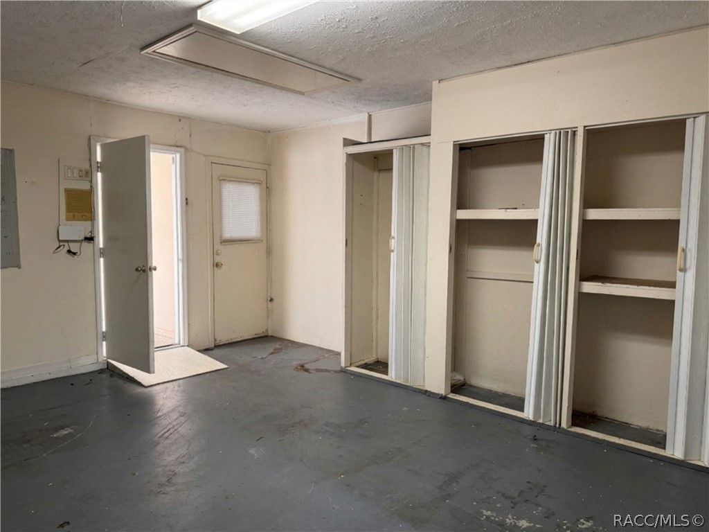 6135 W Pine Ridge Boulevard, Beverly Hills, FL 34465