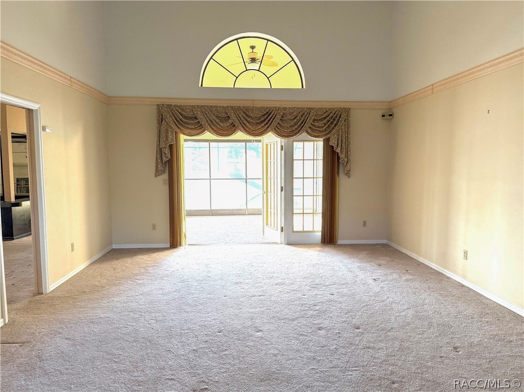 6135 W Pine Ridge Boulevard, Beverly Hills, FL 34465