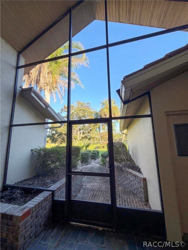 6135 W Pine Ridge Boulevard, Beverly Hills, FL 34465