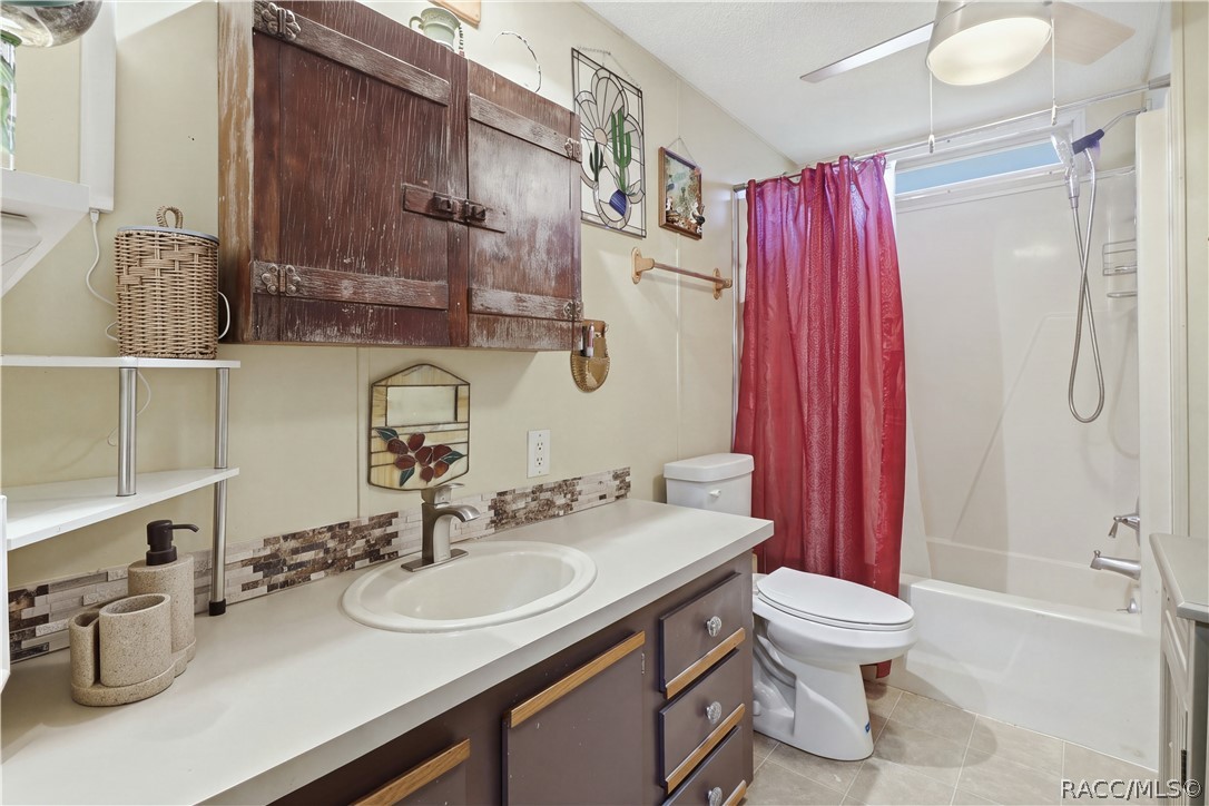 5650 W State Street, Homosassa, FL 34446
