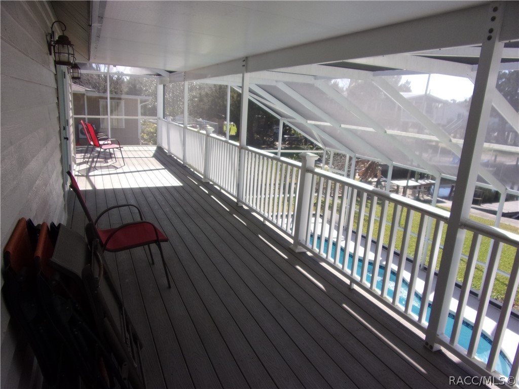 upstairs lanai