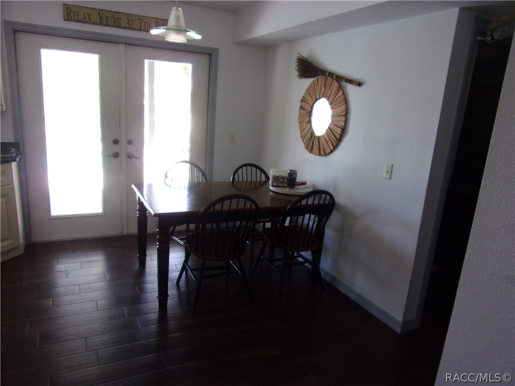 dining area dining area