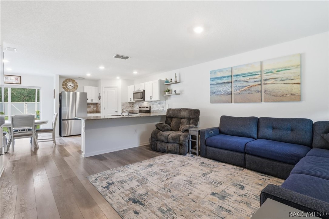 2457 W OAKLAND Lane, Dunnellon, FL 34434