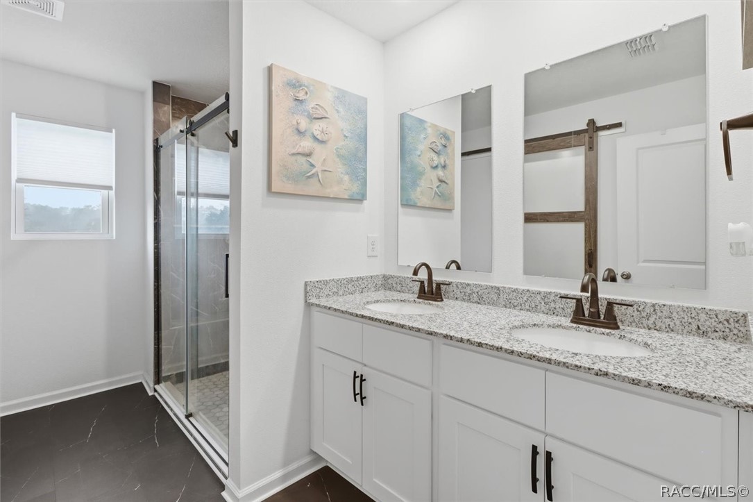 2457 W OAKLAND Lane, Dunnellon, FL 34434