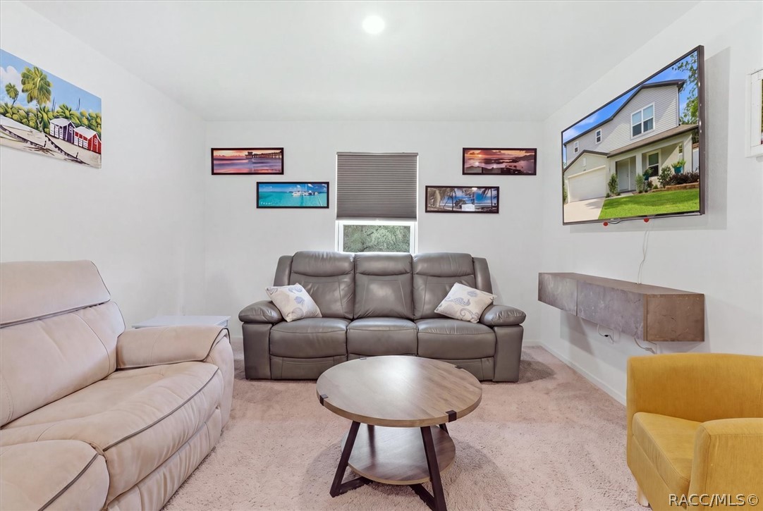 2457 W OAKLAND Lane, Dunnellon, FL 34434