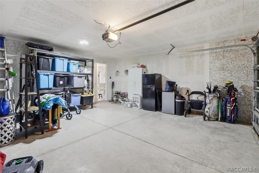 2457 W OAKLAND Lane, Dunnellon, FL 34434