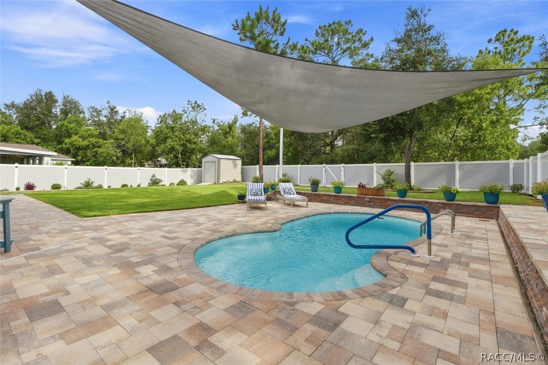 2457 W OAKLAND Lane, Dunnellon, FL 34434