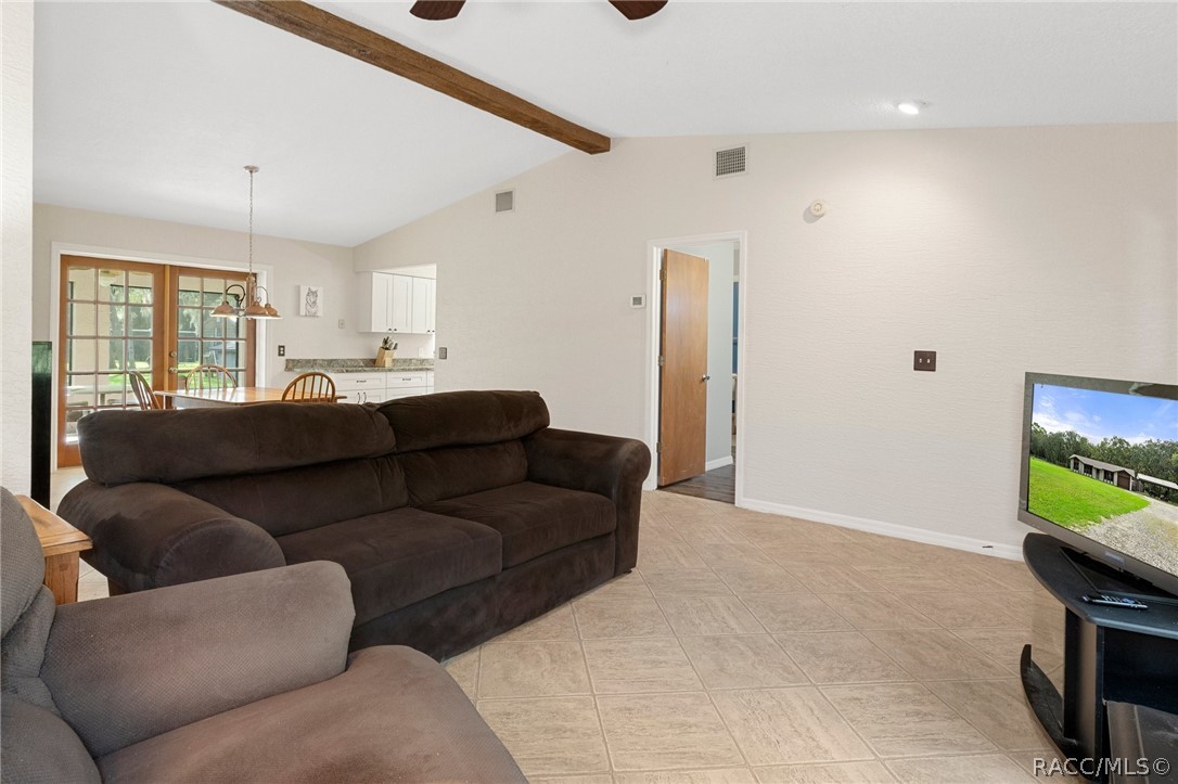 1931 S Colonial Avenue, Homosassa, FL 34448