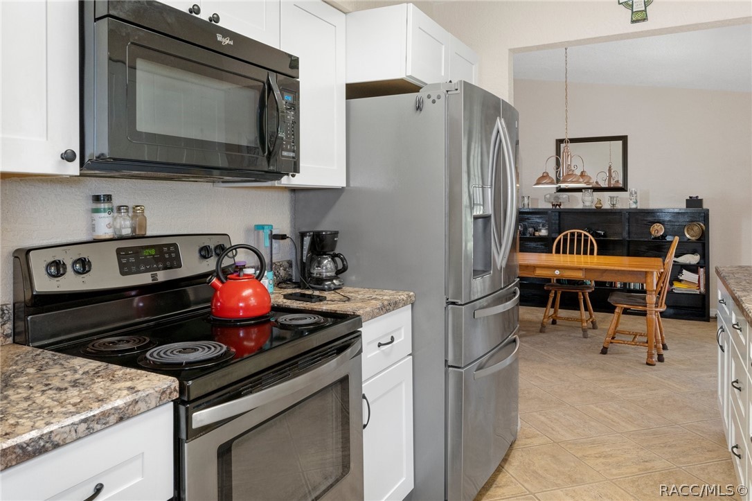 1931 S Colonial Avenue, Homosassa, FL 34448