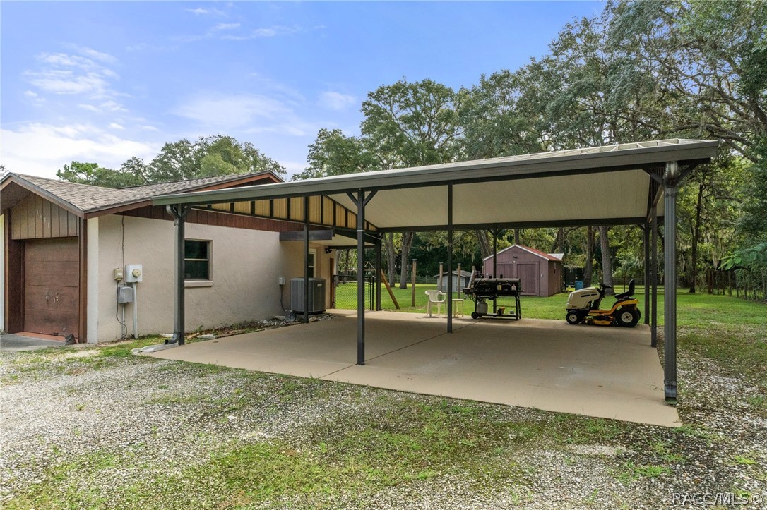 1931 S Colonial Avenue, Homosassa, FL 34448