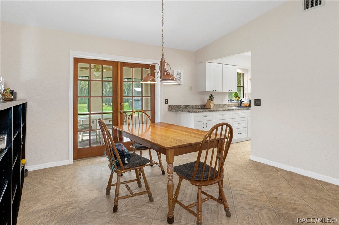 1931 S Colonial Avenue, Homosassa, FL 34448