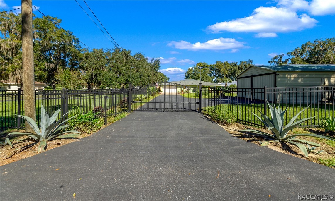 5911 W Riverbend Road, Dunnellon, FL 34433 5911 W Riverbend Road, Dunnellon, FL 34433