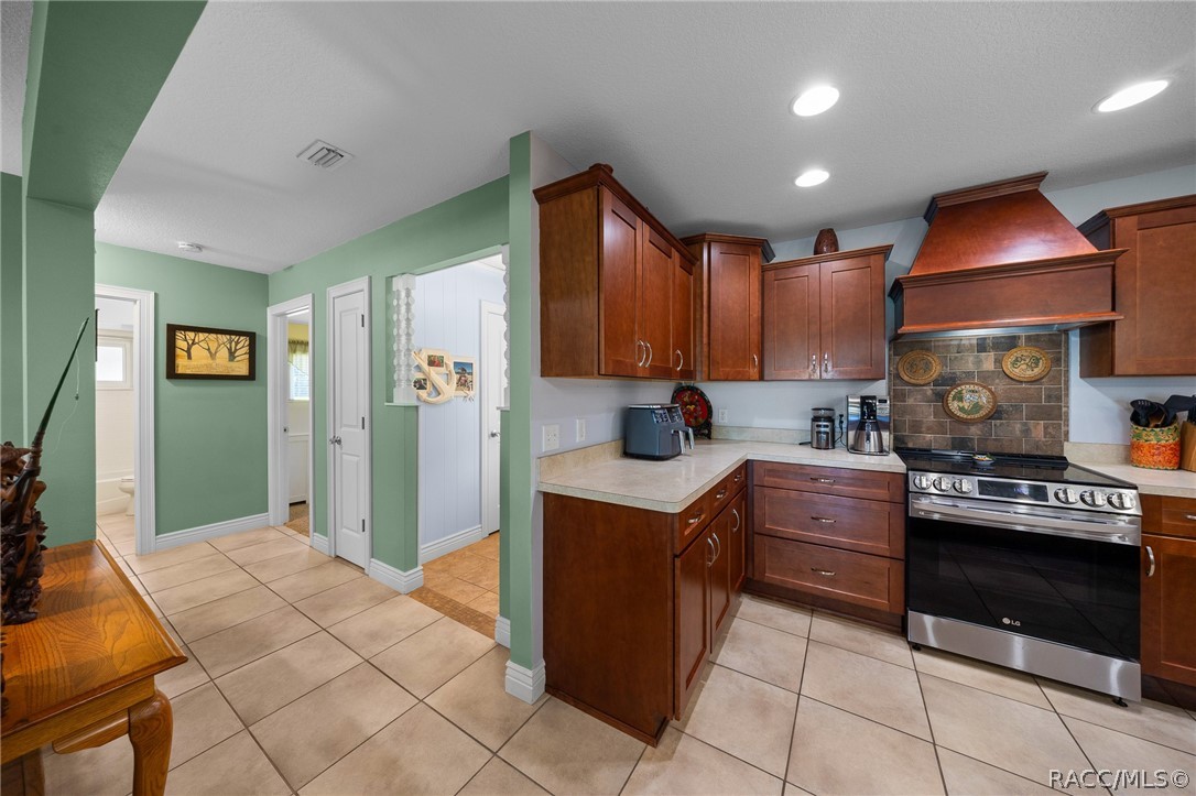 5911 W Riverbend Road, Dunnellon, FL 34433