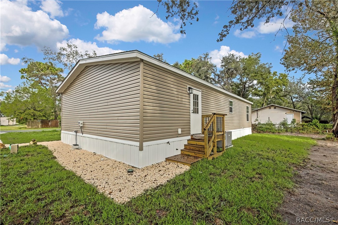 6790 W Park Drive, Homosassa, FL 34446