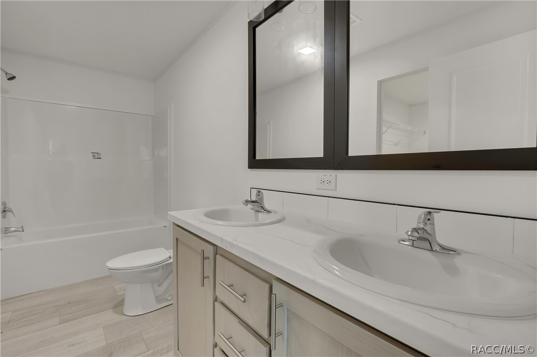 6790 W Park Drive, Homosassa, FL 34446