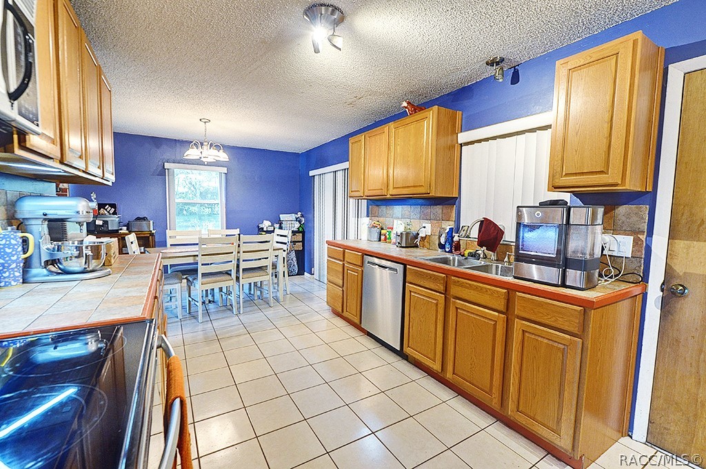 7090 S Florida Avenue, Floral City, FL 34436