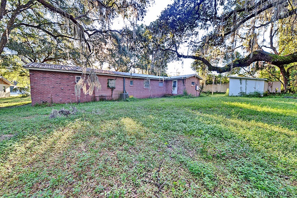 7122 S Florida Avenue, Floral City, FL 34436