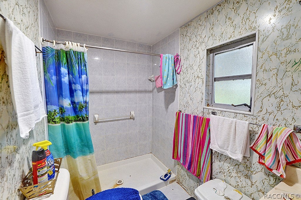 7122 S Florida Avenue, Floral City, FL 34436