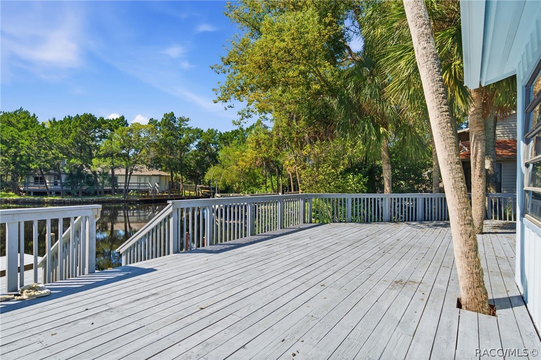 11782 W Valley Spring Lane, Homosassa, FL 34448
