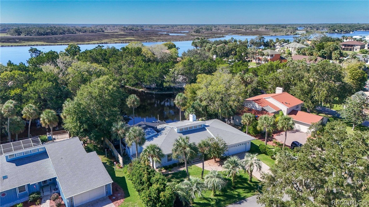 11782 W Valley Spring Lane, Homosassa, FL 34448