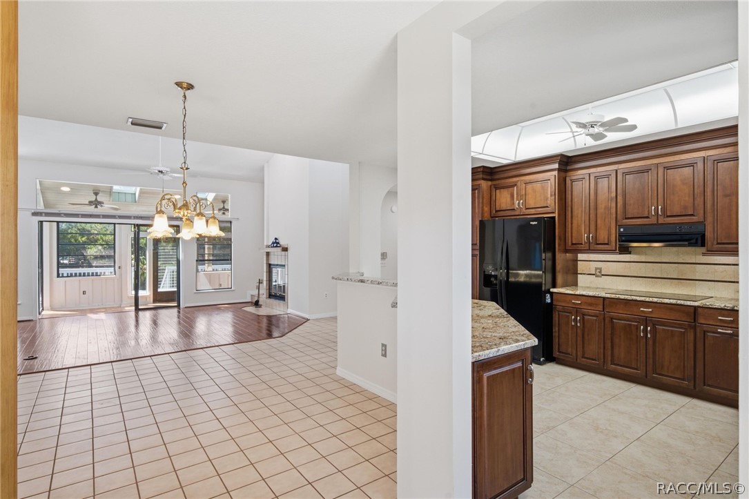11782 W Valley Spring Lane, Homosassa, FL 34448