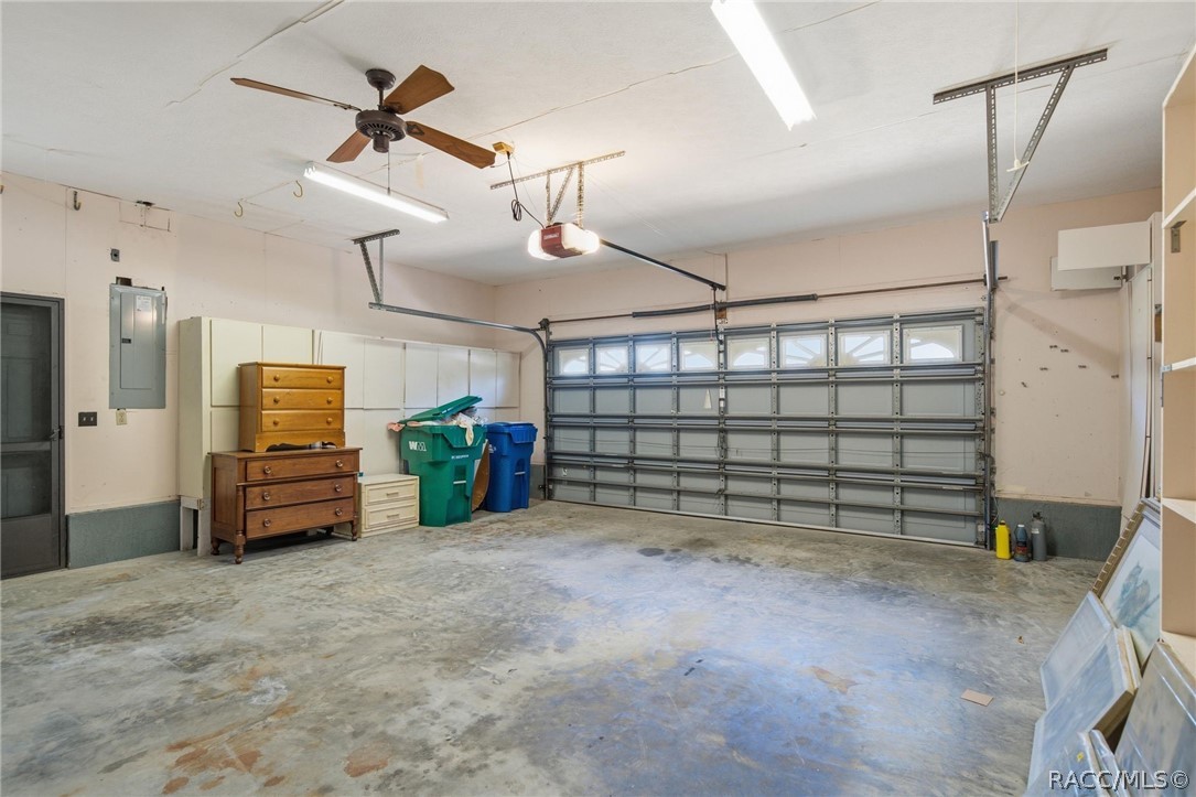 11782 W Valley Spring Lane, Homosassa, FL 34448