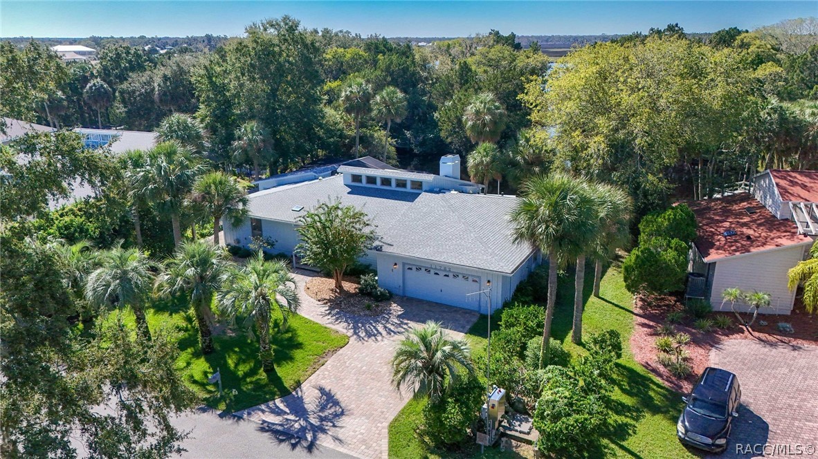 11782 W Valley Spring Lane, Homosassa, FL 34448
