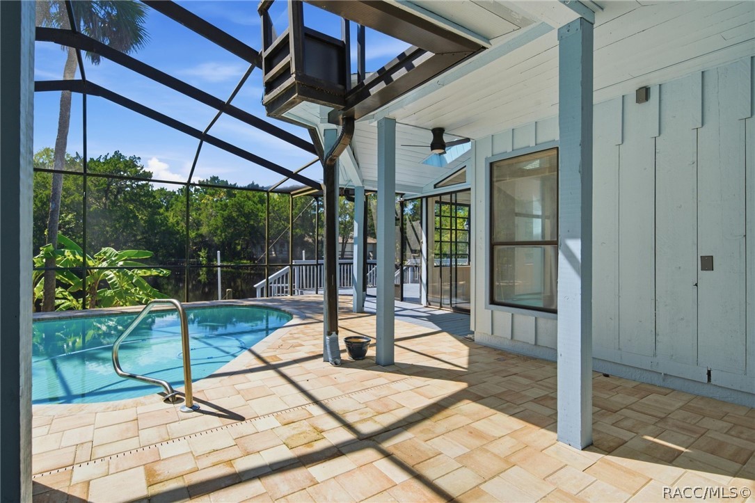 11782 W Valley Spring Lane, Homosassa, FL 34448
