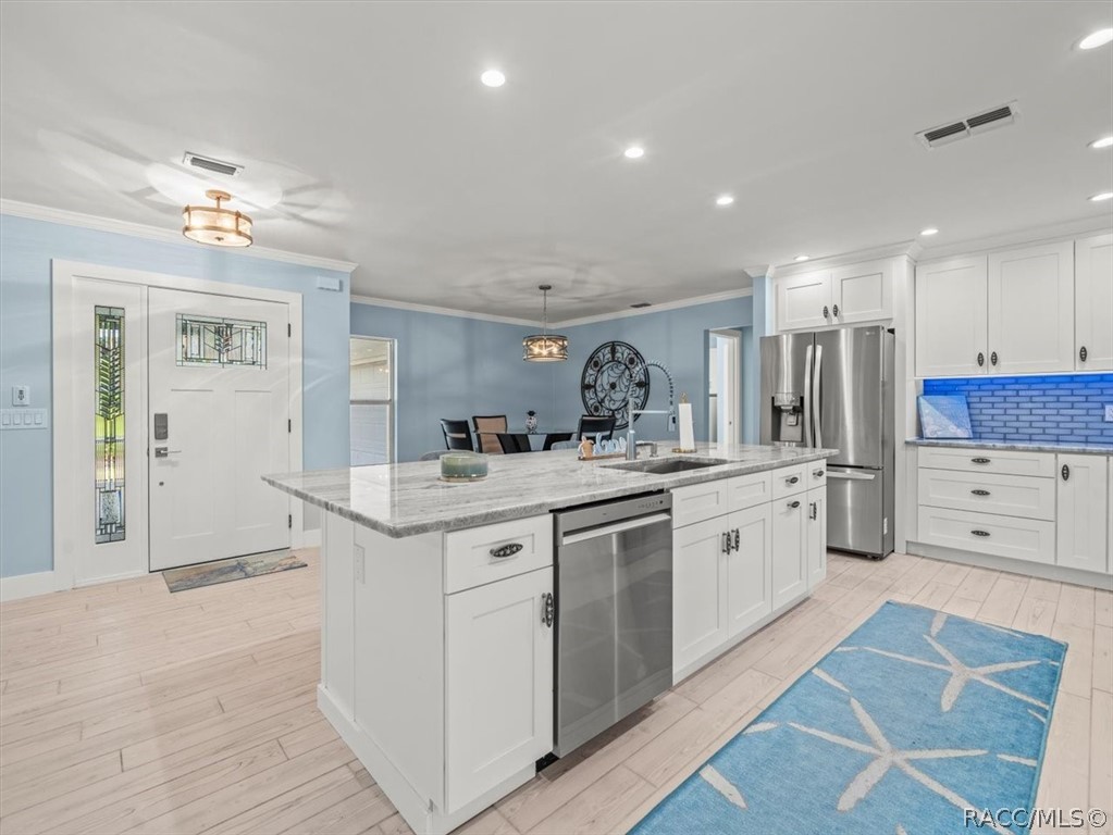 11815 W Waterway Drive, Homosassa, FL 34448